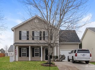 9413 Dewey Dr, Charlotte, NC 28214