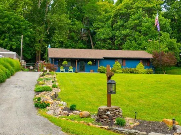 61 Natalie Ln, Harpers Ferry, WV 25425