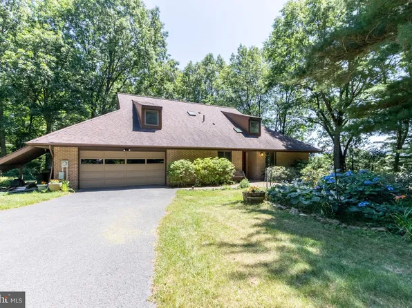 1222 Deerfield Dr, State College, PA 16803
