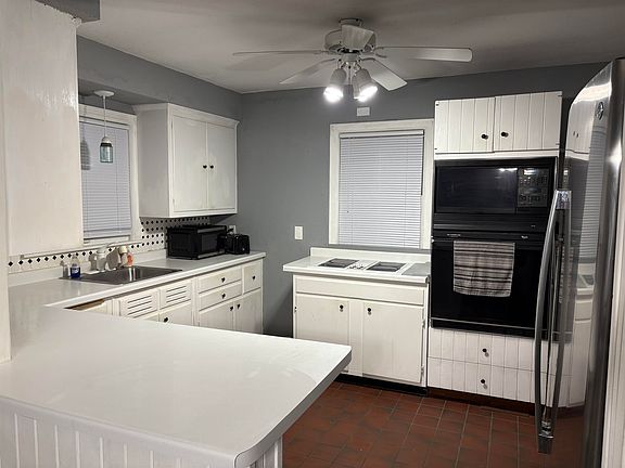 2nd image of 627 Paris Ave