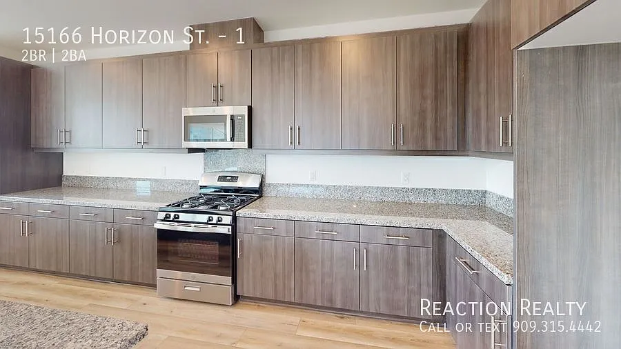 Available! 15166 Horizon St Unit 1, Fontana — Photo 2