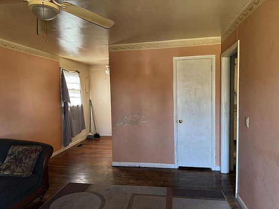 3rd image of 302 S Fairoak St