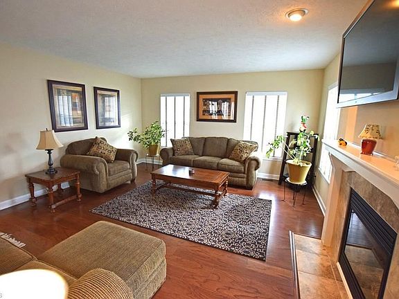 4th image of 186 Shoreland Cir