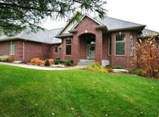 7485 Deer Xing, Roscoe, IL 61073