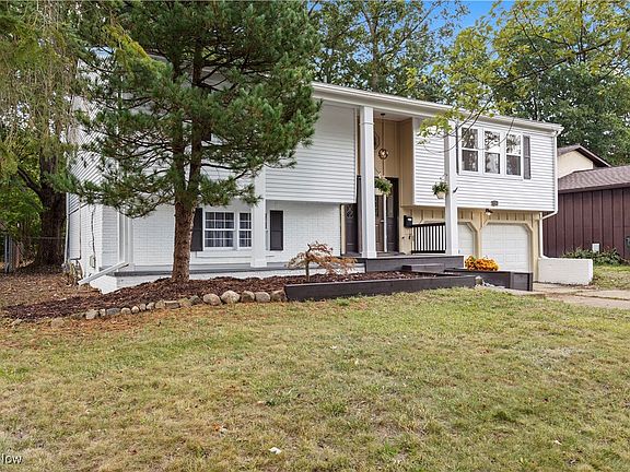 3rd image of 954 Bennett Dr