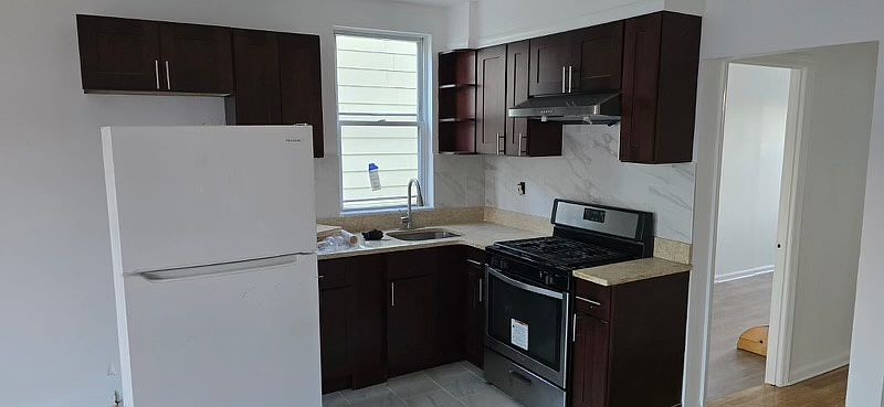 1st image of 10000 32nd Ave #2