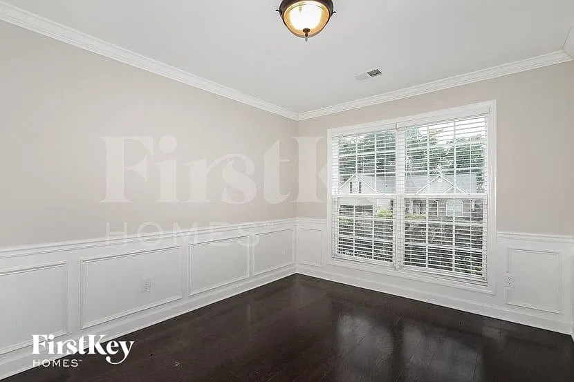 4 bed, 2.5 bath, 2237 sqft, $2,780 — Photo 3