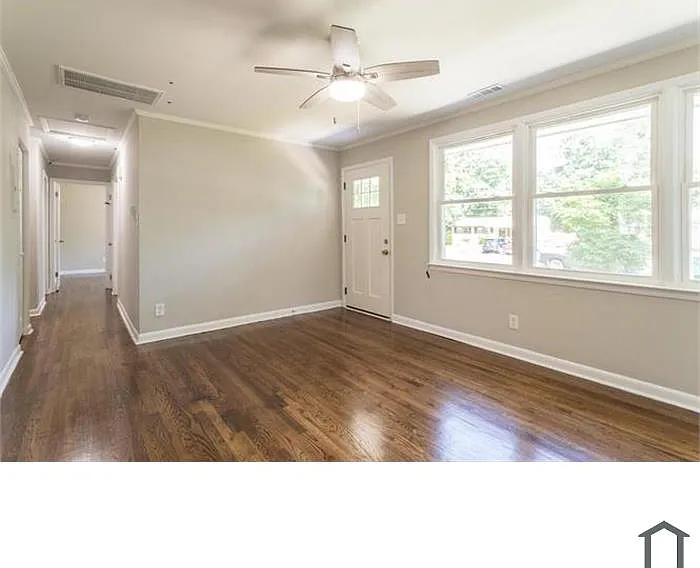 3 bed, 1050 sqft, $1,810 — Photo 3