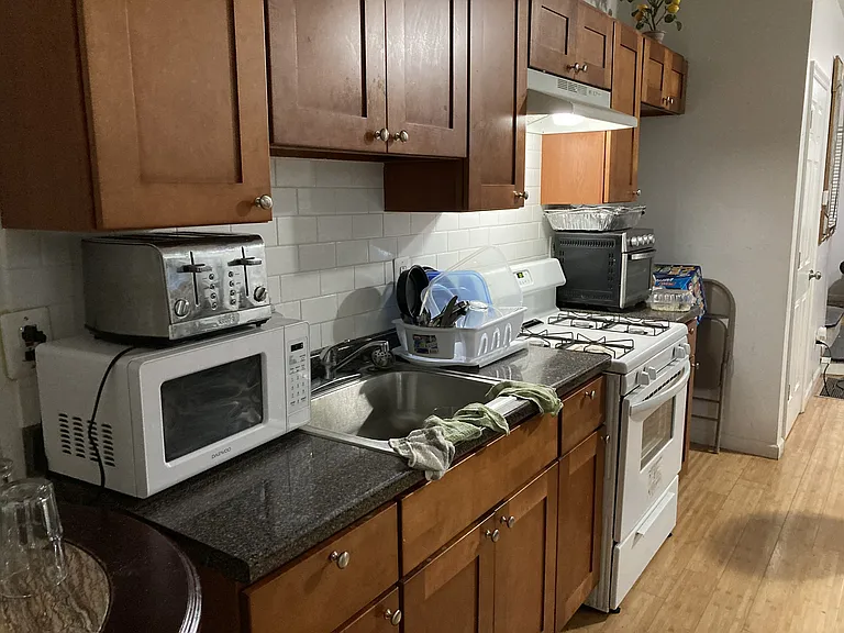 1551 N Allison St — Photo 5