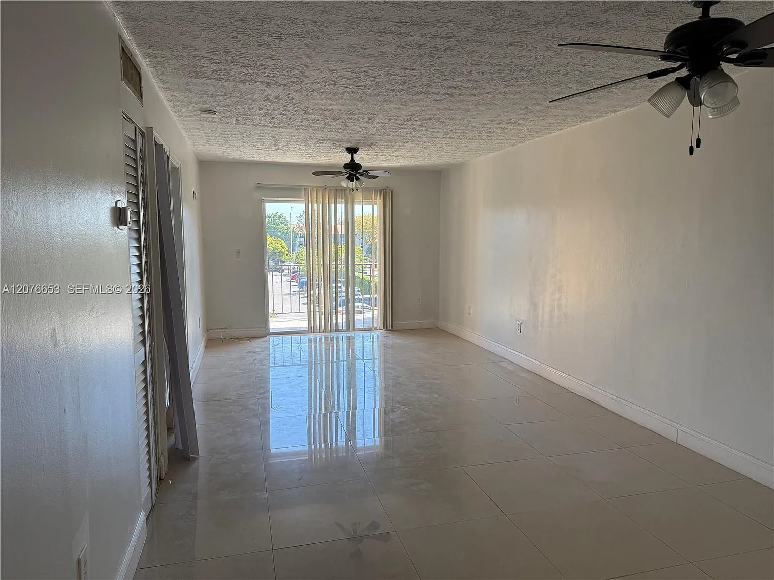Focsa Condo — Photo 1