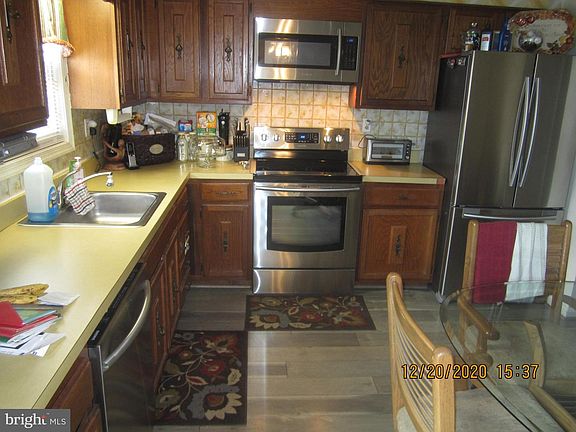 4th image of 13023 Trumbull Dr