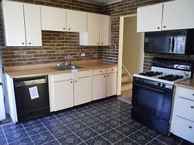 2nd image of 416 Seward St