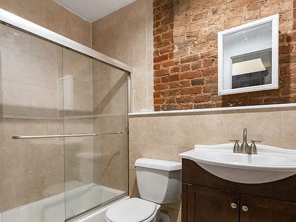 4th image of 164 Ludlow St APT 14