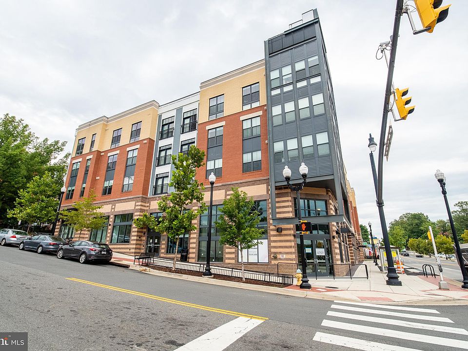 1st image of 989 S Buchanan St Unit 202
