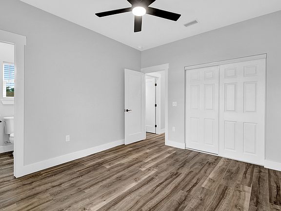 5th image of 2623 Laurie Ave