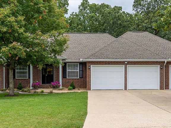 2nd image of 15 Dogwood Circle