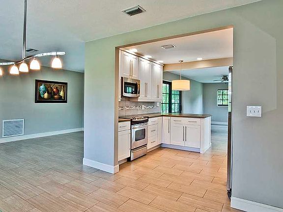 8320 102 St - Photo 5