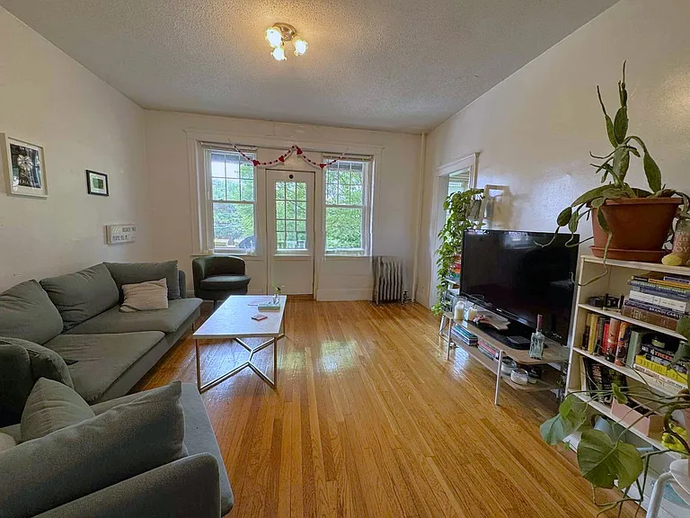 35 Mount Hood Rd #18 — Photo 2