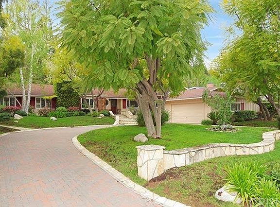 Circular driveway