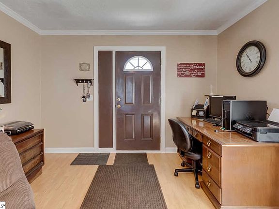 5th image of 506 Agewood Dr
