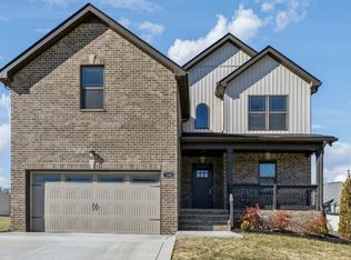 180 Young Ln, Pleasant View, TN 37146