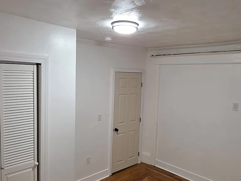 226 Farmington Ave #2 — Photo 12