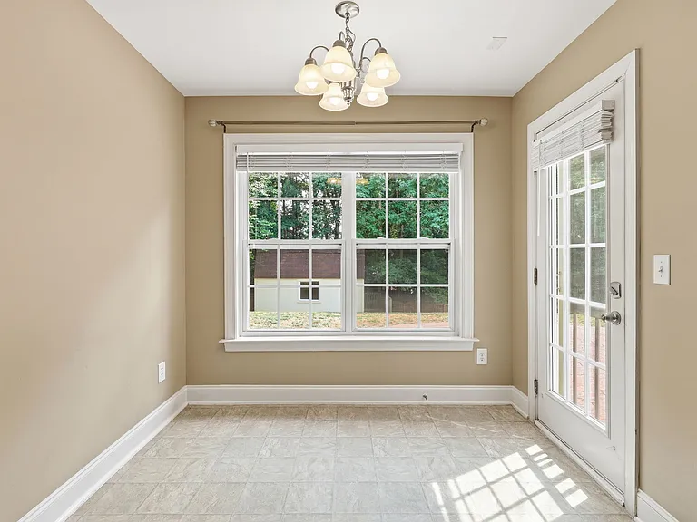 720 Pyracantha Dr — Photo 14