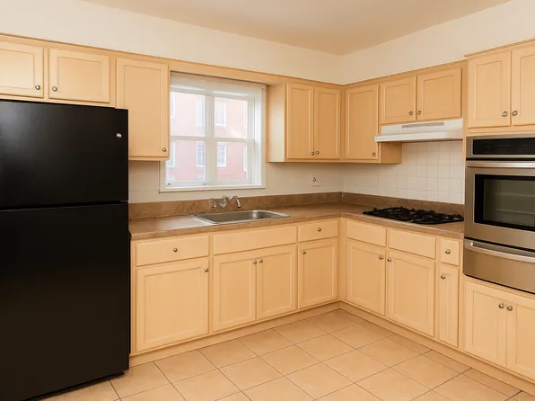 995 Warwick Street image 6 of 16