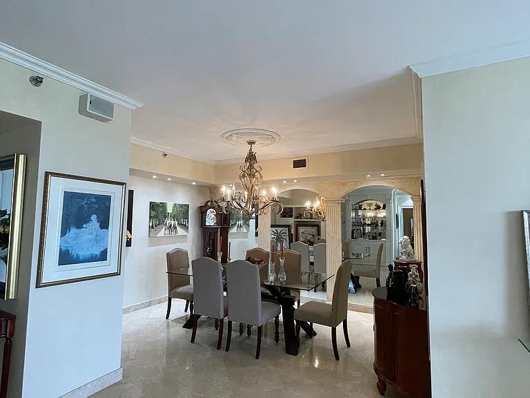 20281 E Country Club Dr — Photo 34