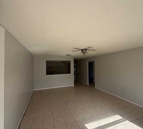 5th image of 2654 South Dr APT 3