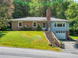 92 Fairview St, Littleton, NH 03561