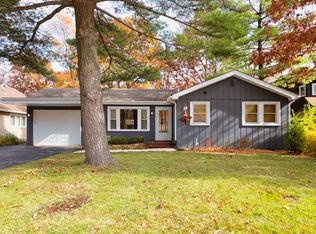 33445 N Greentree Rd, Grayslake, IL 60030