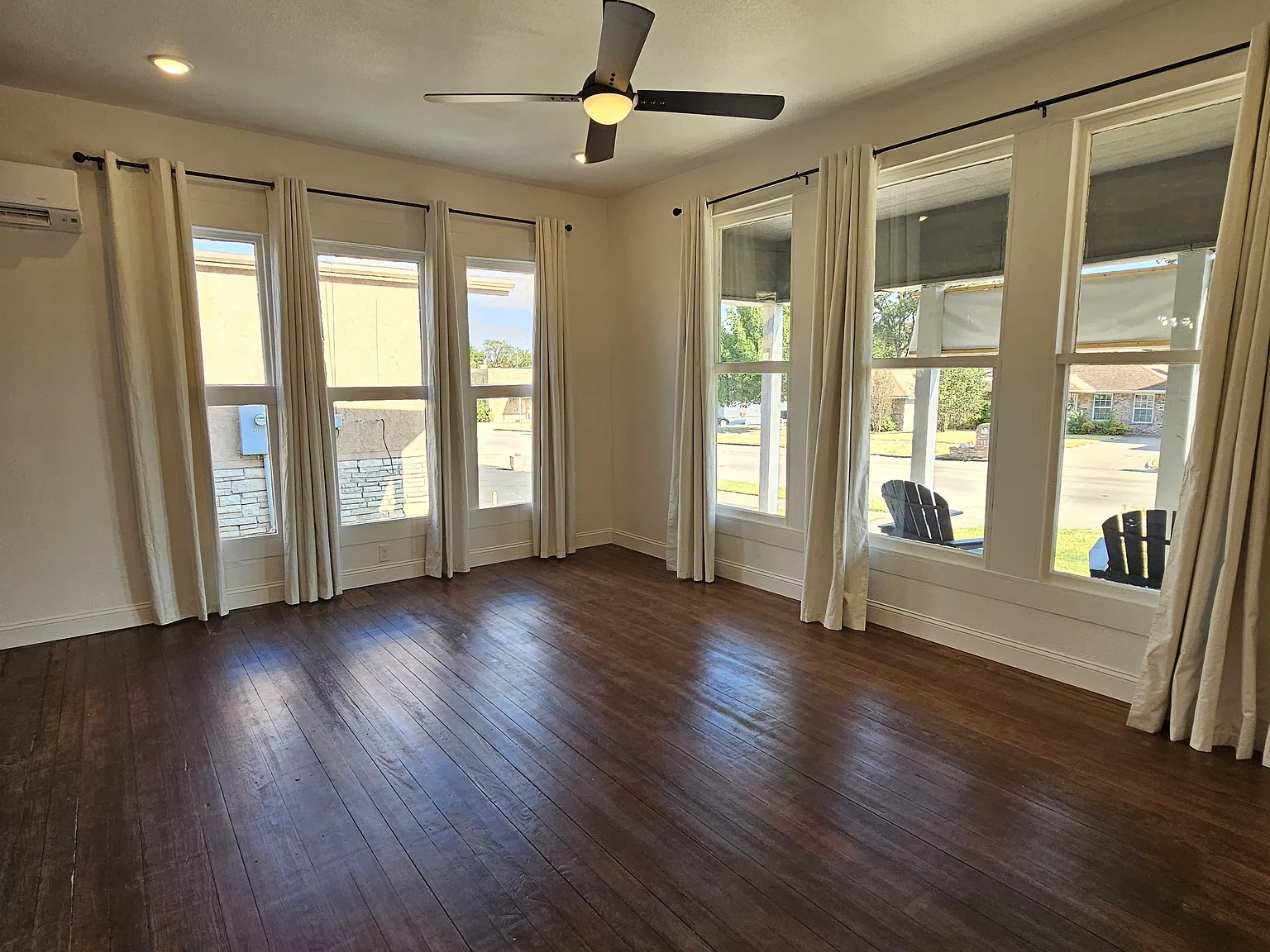 2 bed, 840 sqft, $1,595 — Photo 2