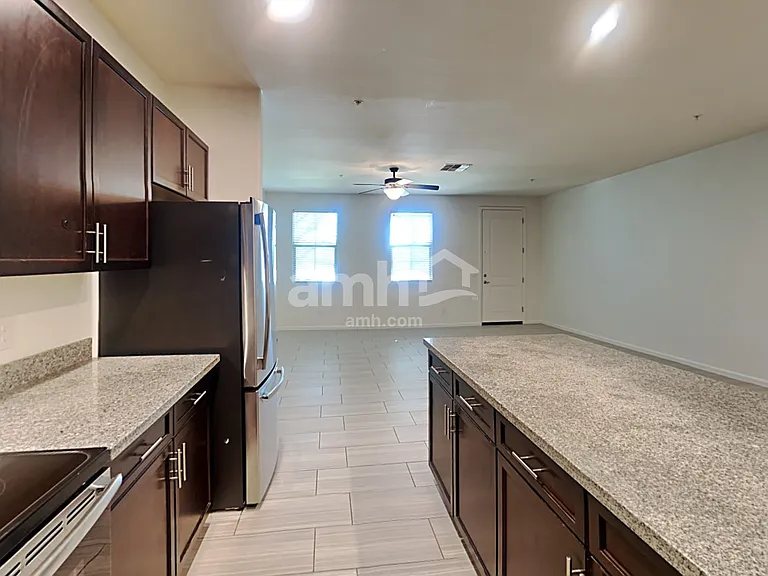 20788 W Thomas Rd — Photo 3