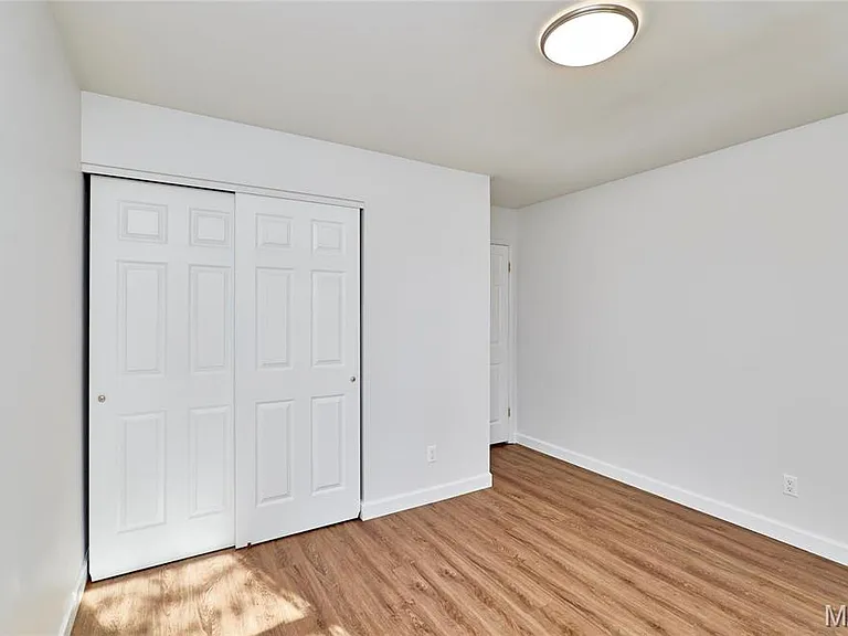 415 Trail Grove Ct — Photo 31