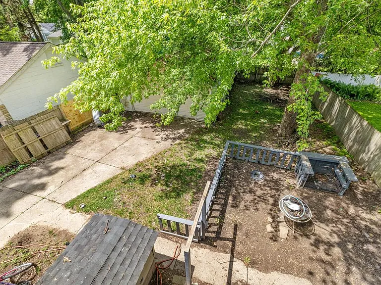 242 Crocker Blvd — Photo 29