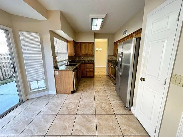 955 W Charing Cross Cir — Photo 9