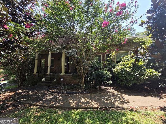 3rd image of 3421 Rainbow Dr
