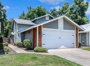 1604 E Sunnyview Ave, Visalia, CA 93292
