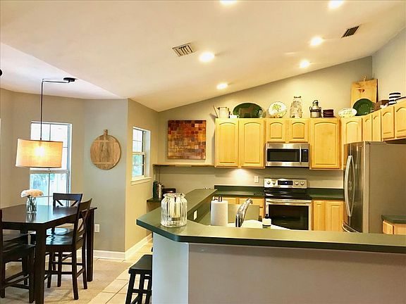 2nd image of 3404 Edgemont Trl