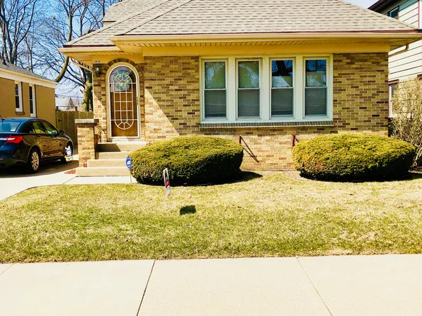 2818 La Salle St, Racine, WI 53402