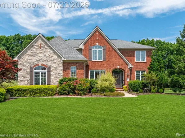 47648 Cheltenham Dr, Novi, MI 48374