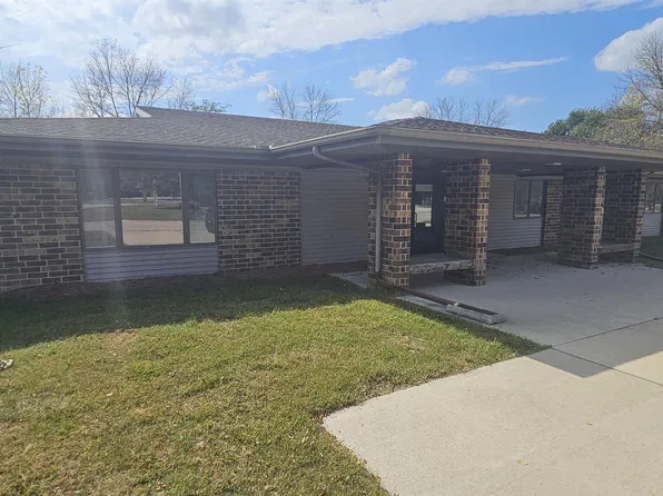 102 Kellys Ct, Forest City, IA 50436