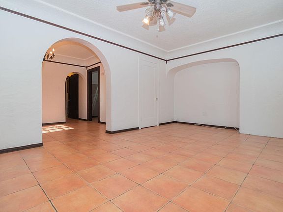 3rd image of 327 Cerritos Ave #327