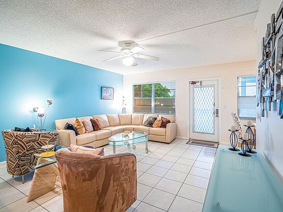 3rd image of 322 Richmond C