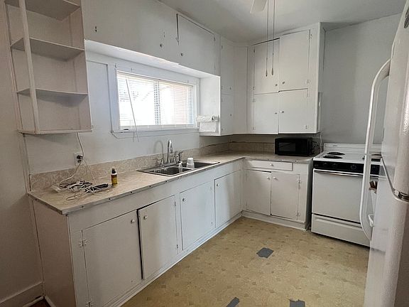 5th image of 241 Juarez Ave