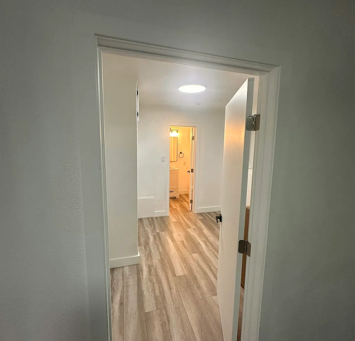 934 1/2 Simmons Avenue, Unit 934 1/2 — Photo 4