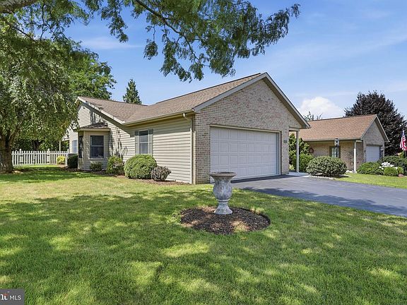 3rd image of 312 Woodvale Dr