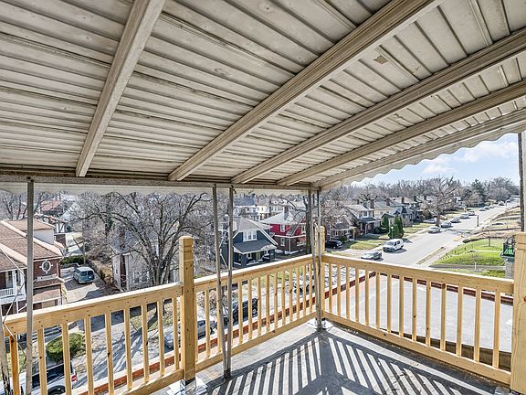 2nd image of 3985 Warwick Ave #3