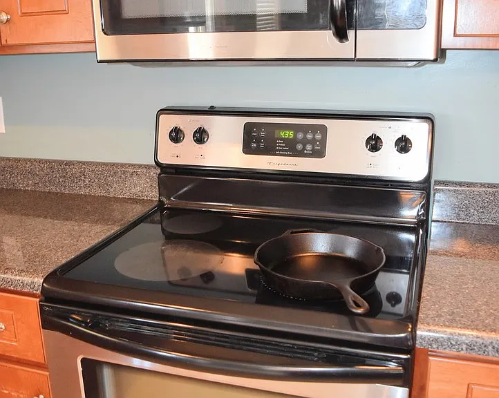 1074 Grove Landing Ln — Photo 23